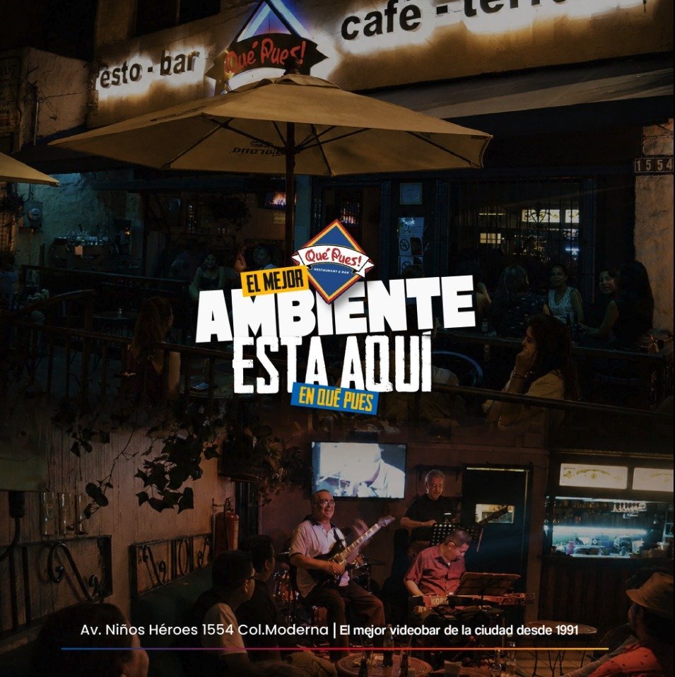 Terraza de Qué Pues! con banda en vivo